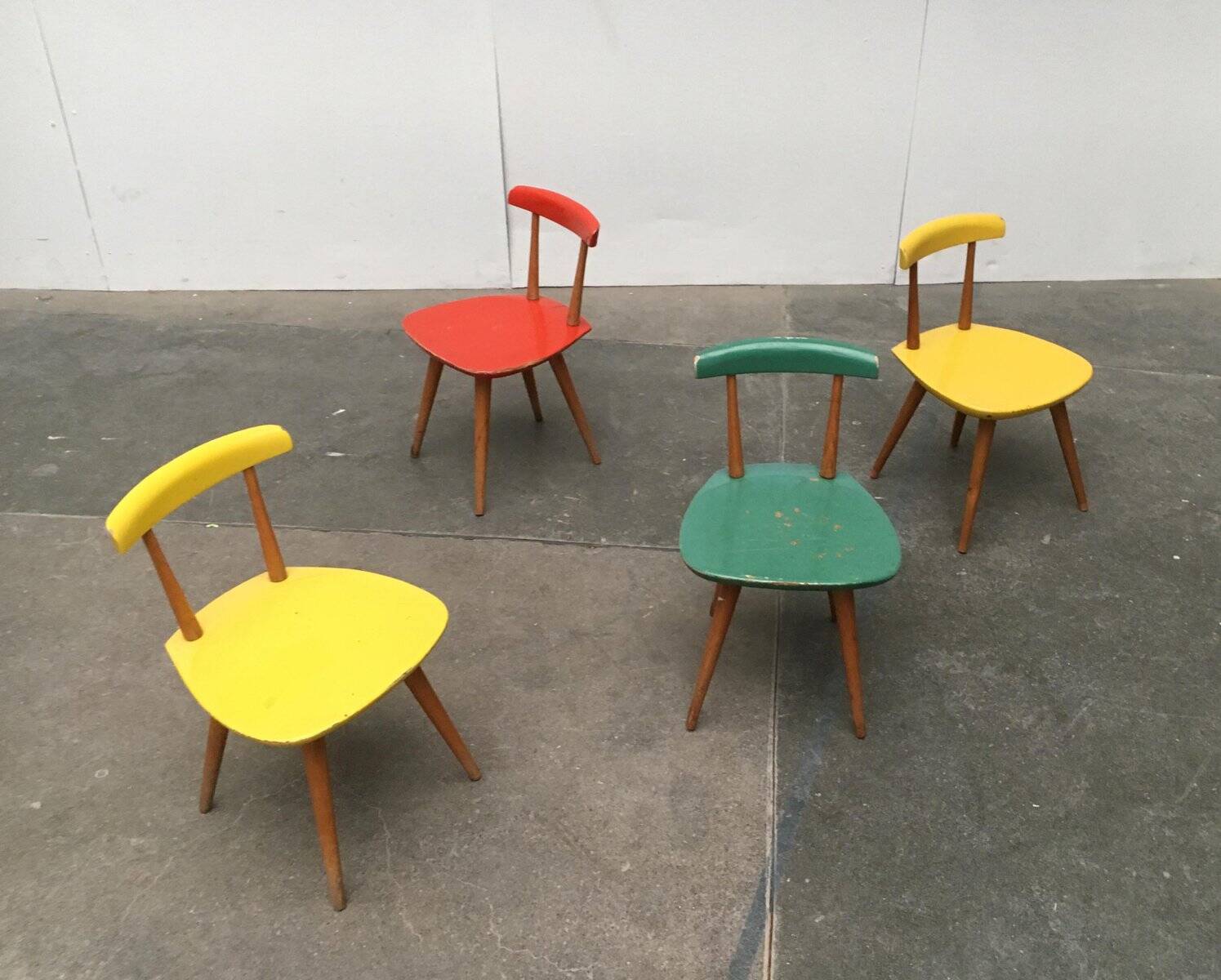 Children's table and chair set by Karla Drabsch for Kleid & Raum, 1950s, set of 5.