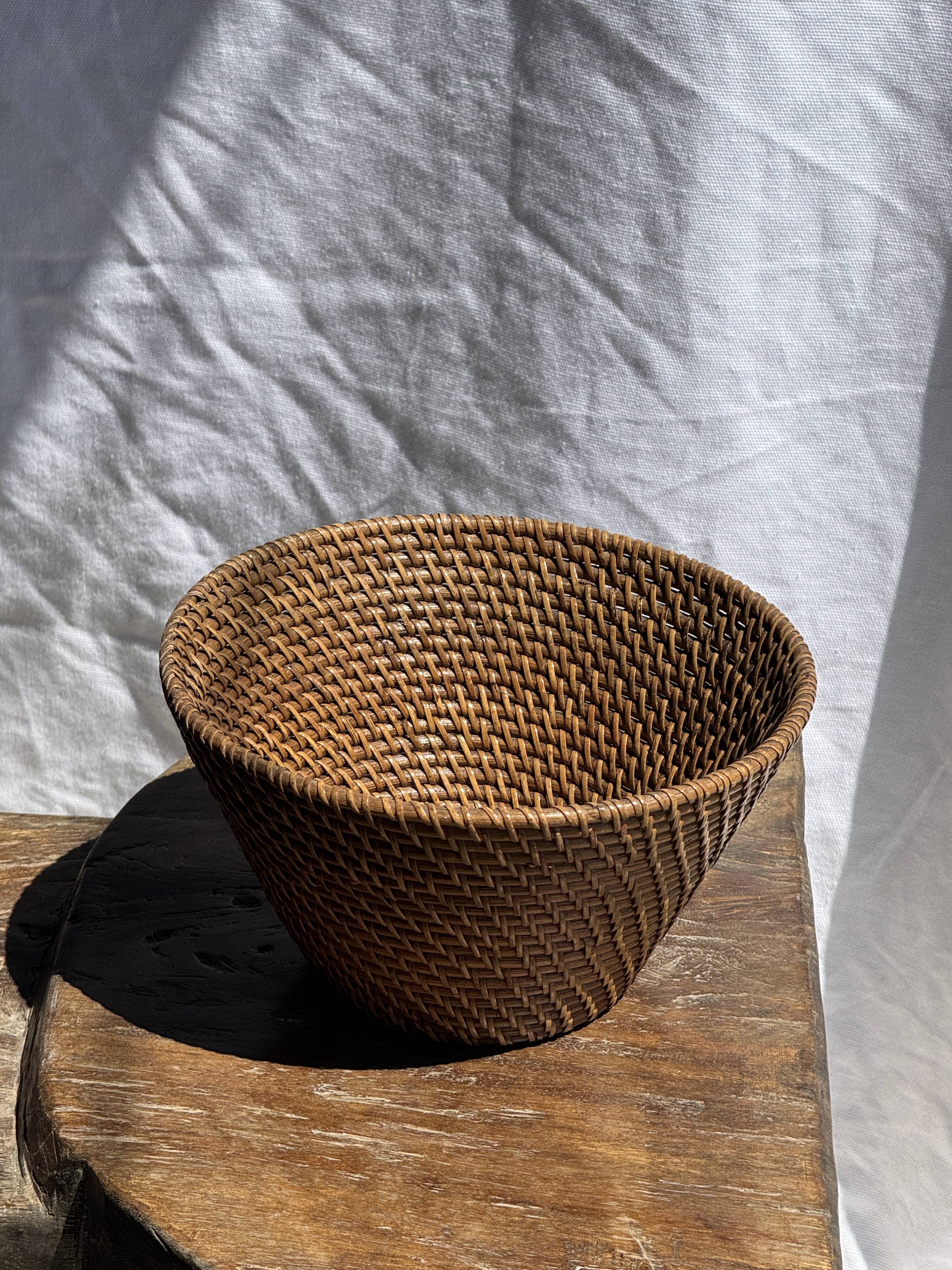 Panier rond en rotin artisanal indonésien D25 H14