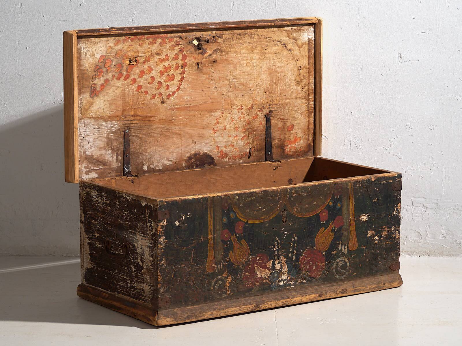 Antique small chest with floral motifs (c.1920) #73