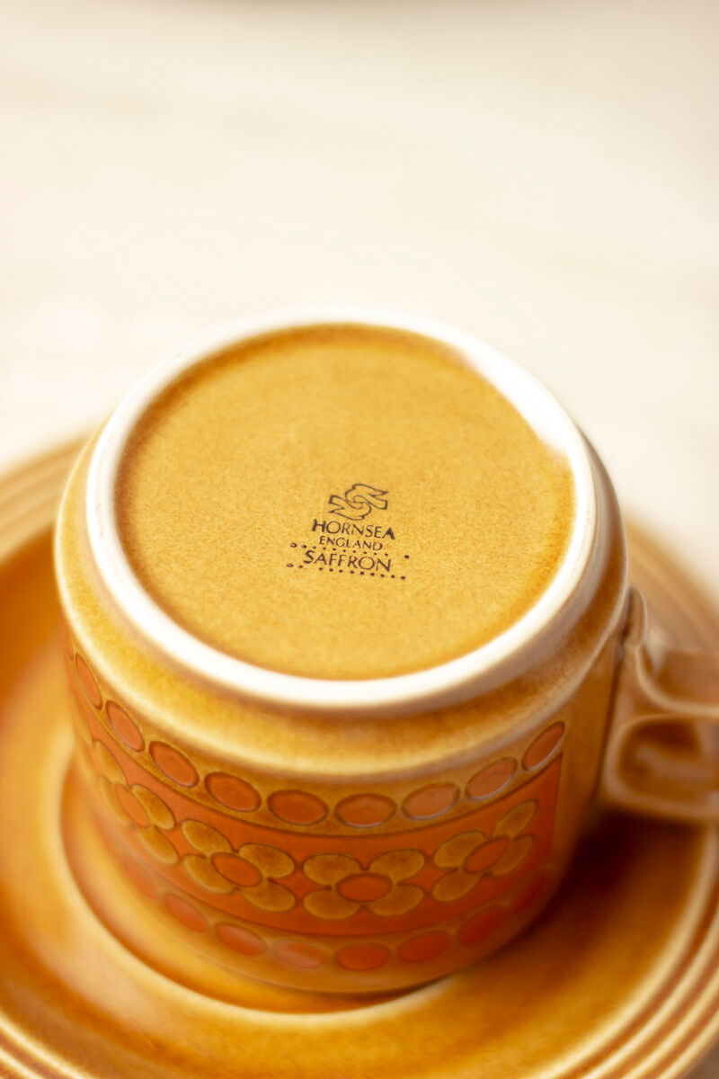 6 cups with sub-cups - vintage pattern - Hornsea England model Saffron