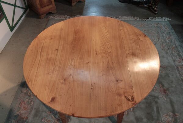 Table ovale en frêne XIXème
