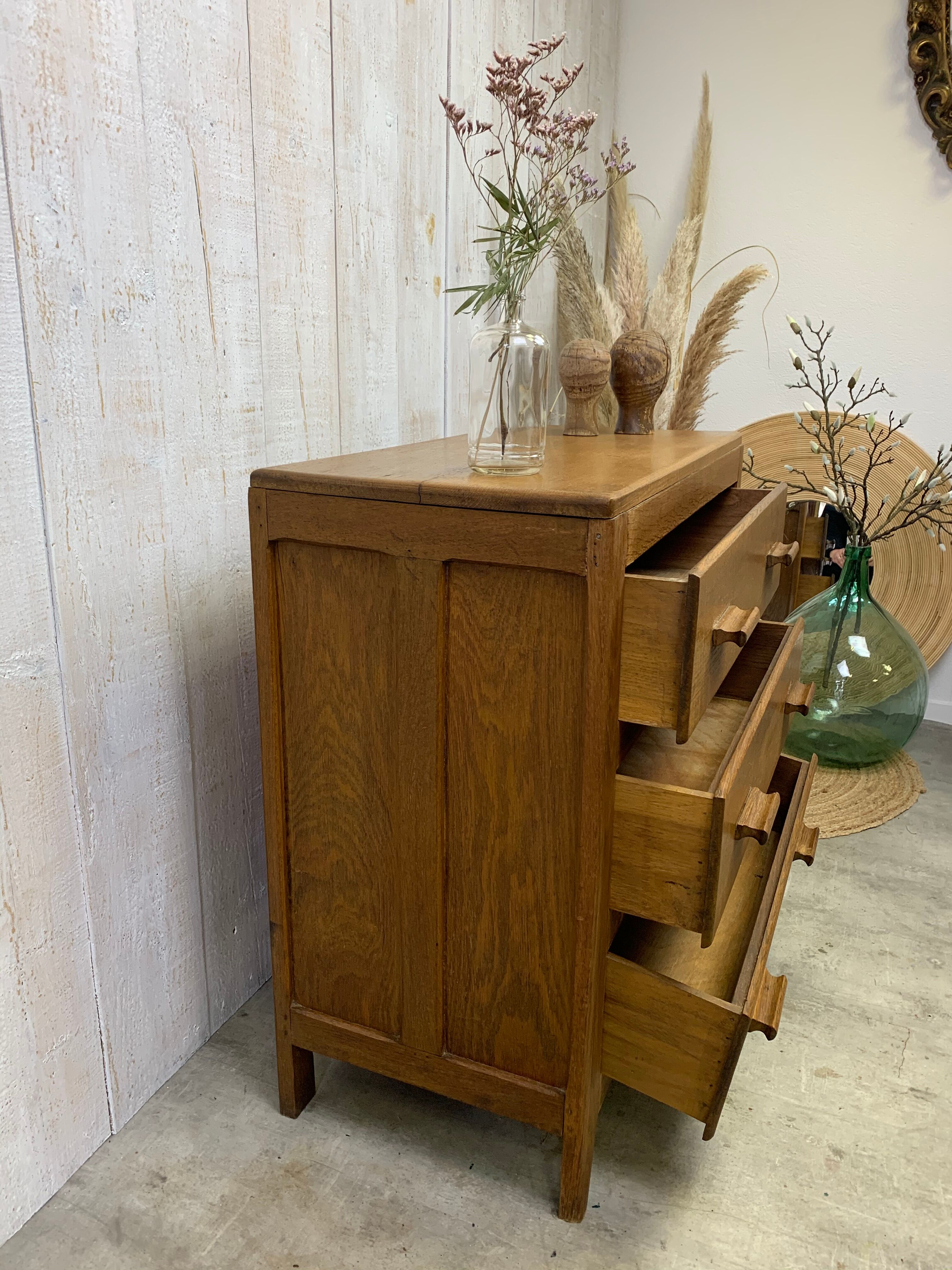 Vintage chest of drawers