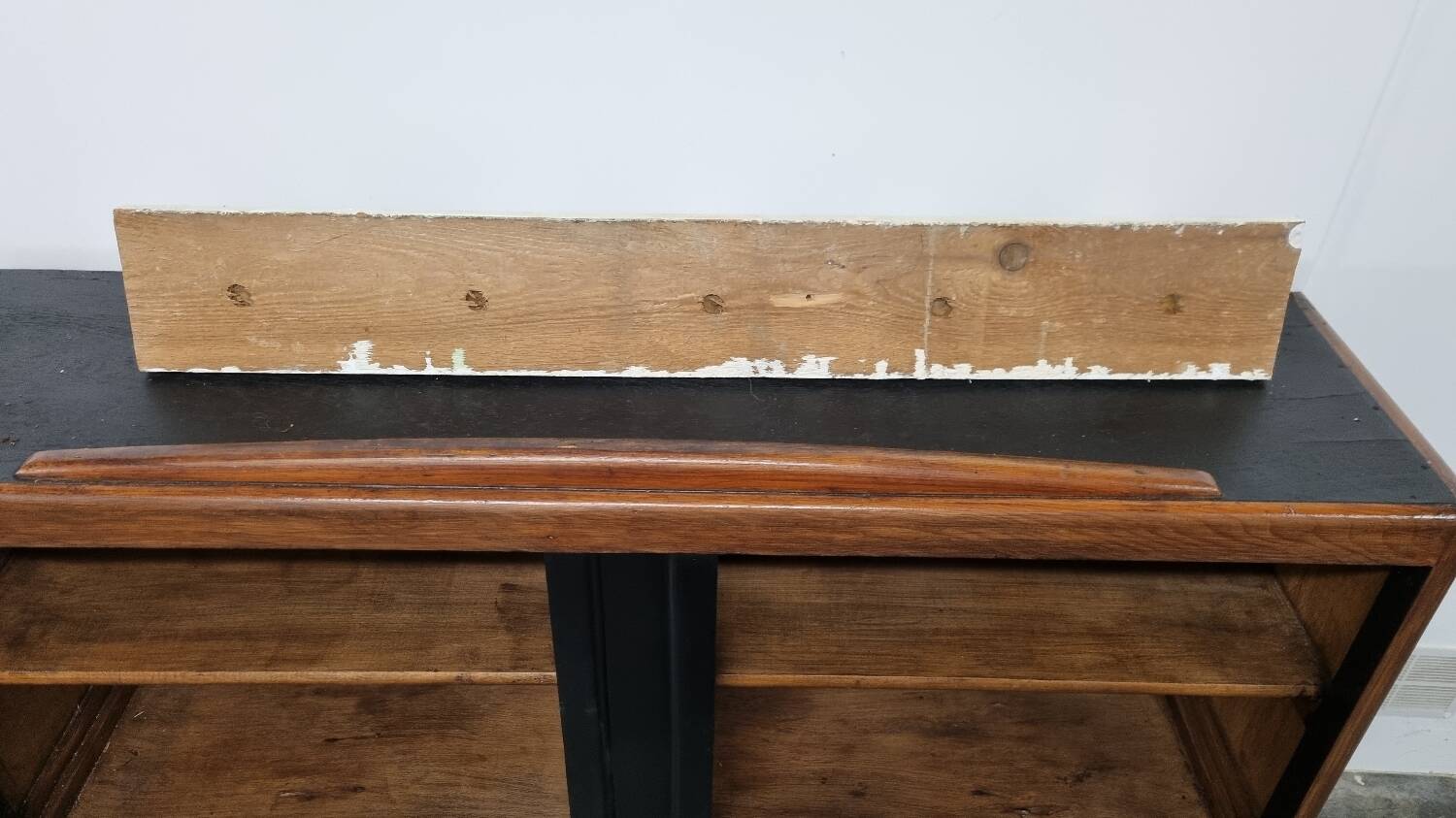 Wall coat rack