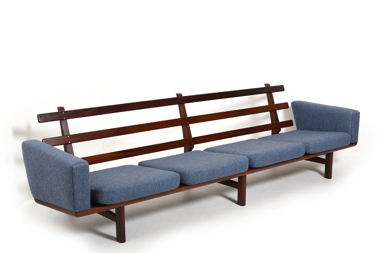 Canapé GE-236/4 en teck par Hans J. Wegner pour Getama années 1960