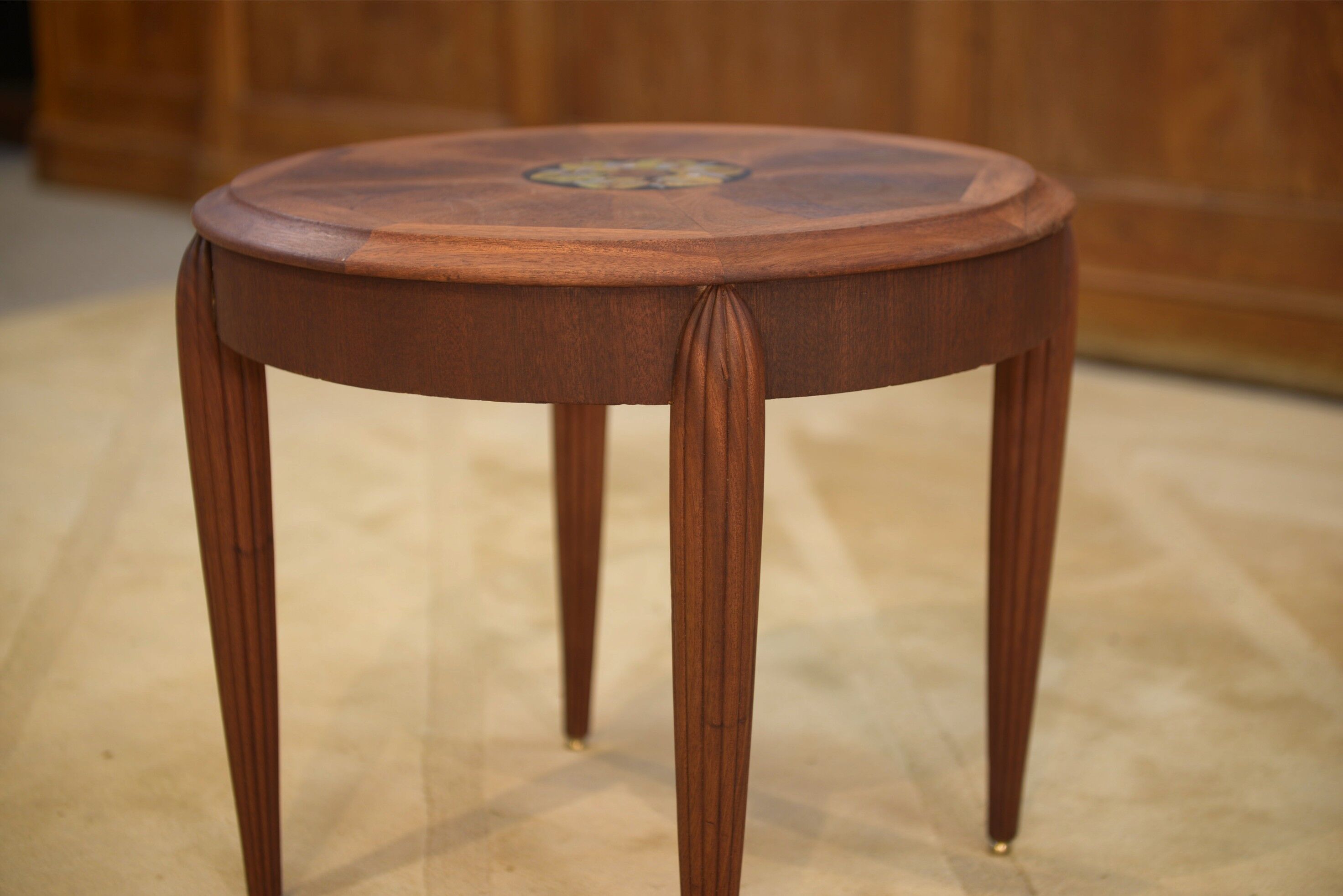 Mahogany gueridon with marquetry attributed to Maurice Dufrêne, 1930s.