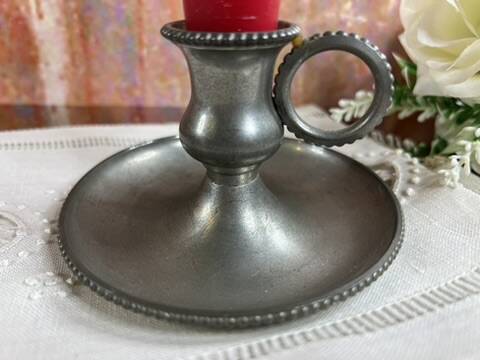 Manoir pewter hand candle holder with handle
