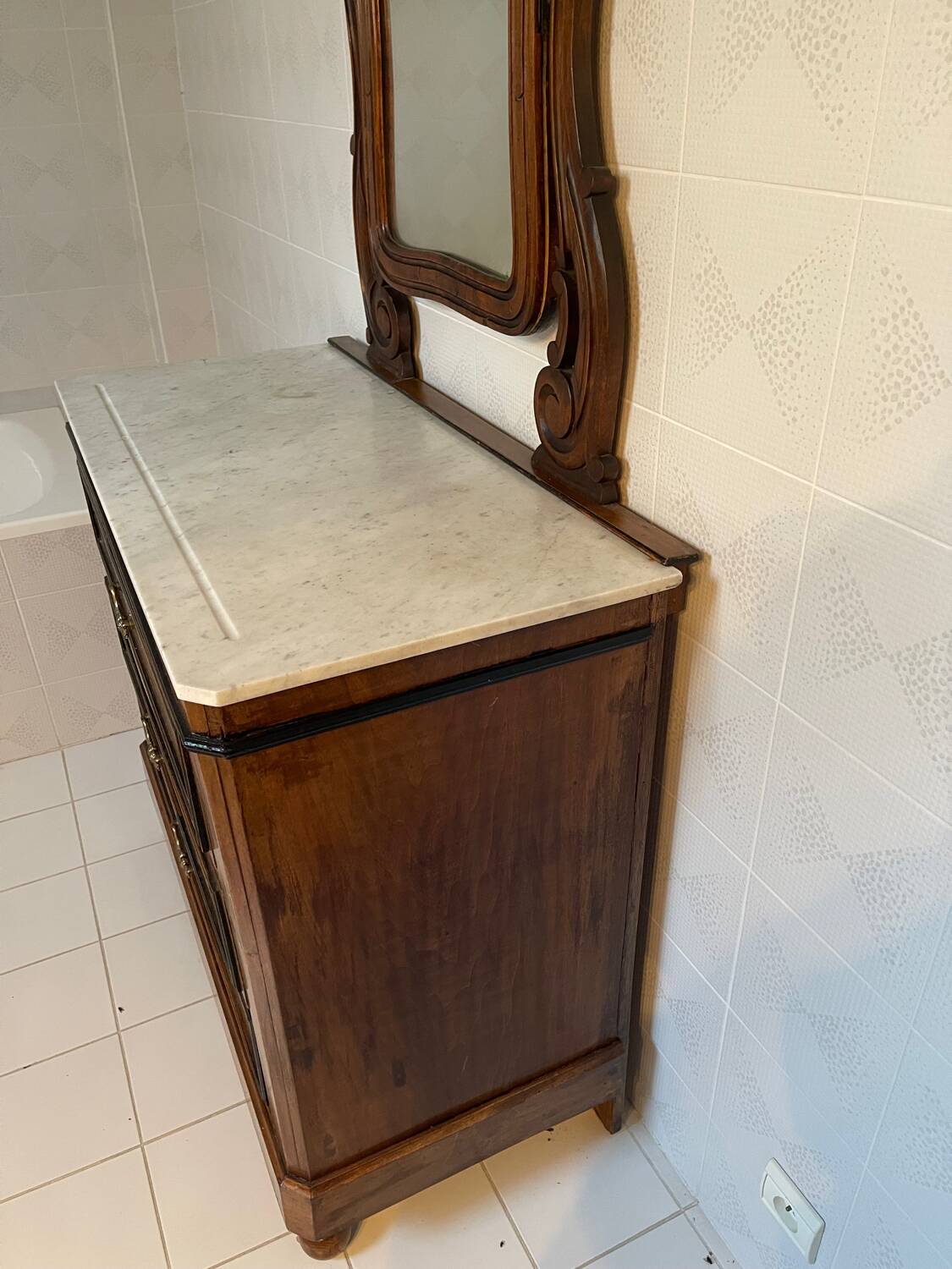 Wooden and marble chest of drawers with mirror