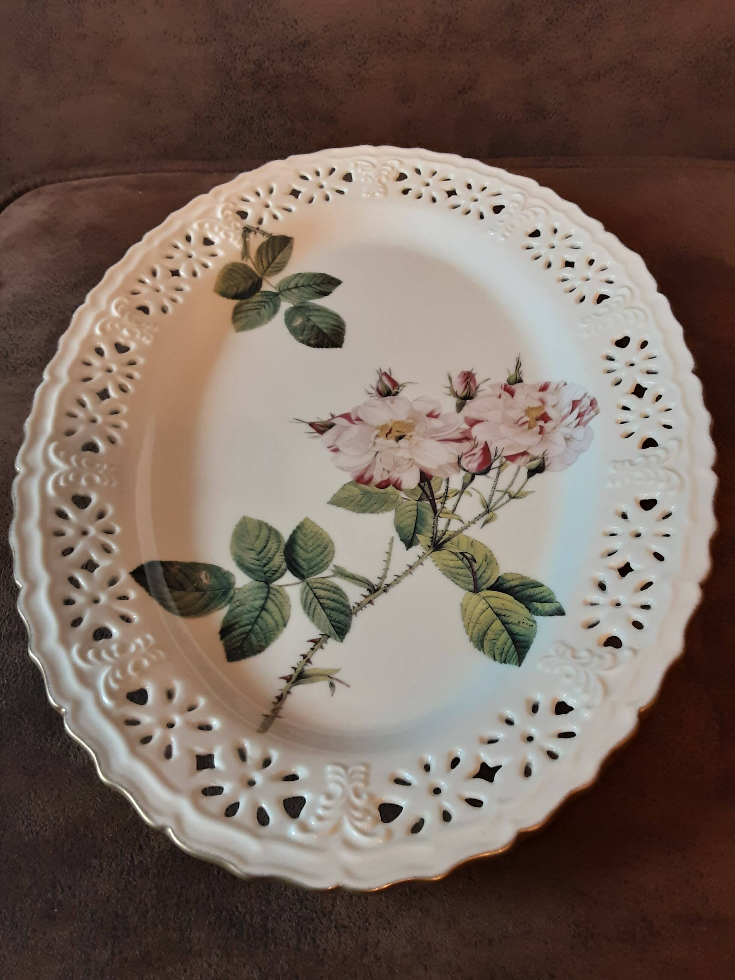 Barbotine style porcelain dish
