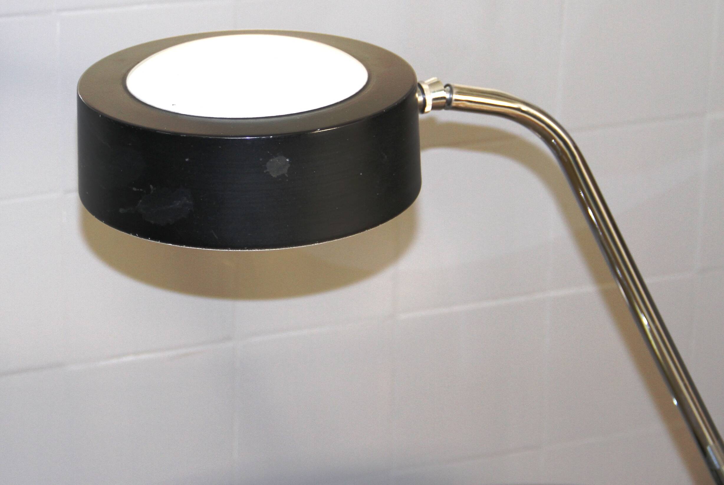 Model 900 lamp, Maison Jumo