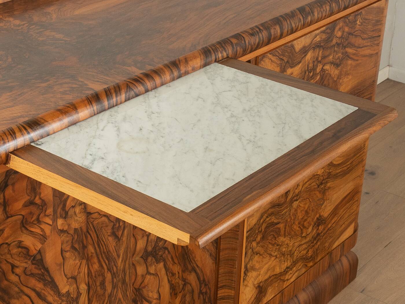 Wonderful Art Deco sideboard from the 1920s