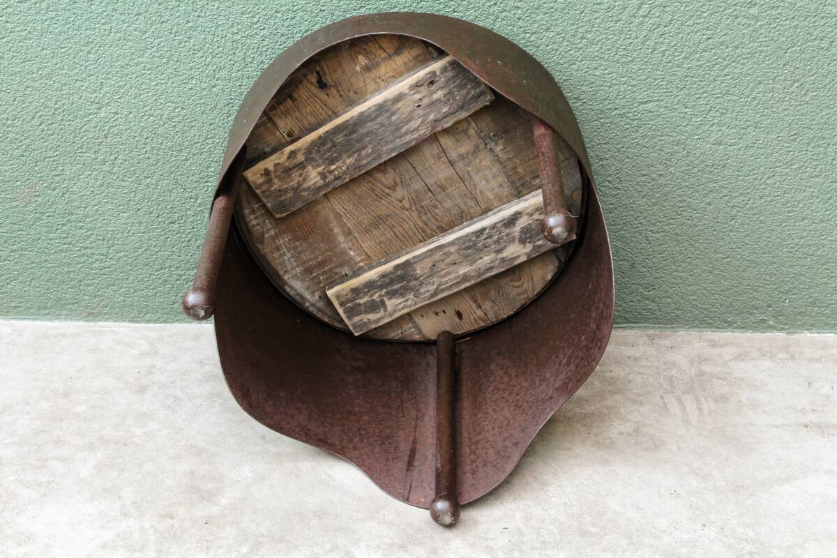 Industrial coffee table in steel and patinated wood