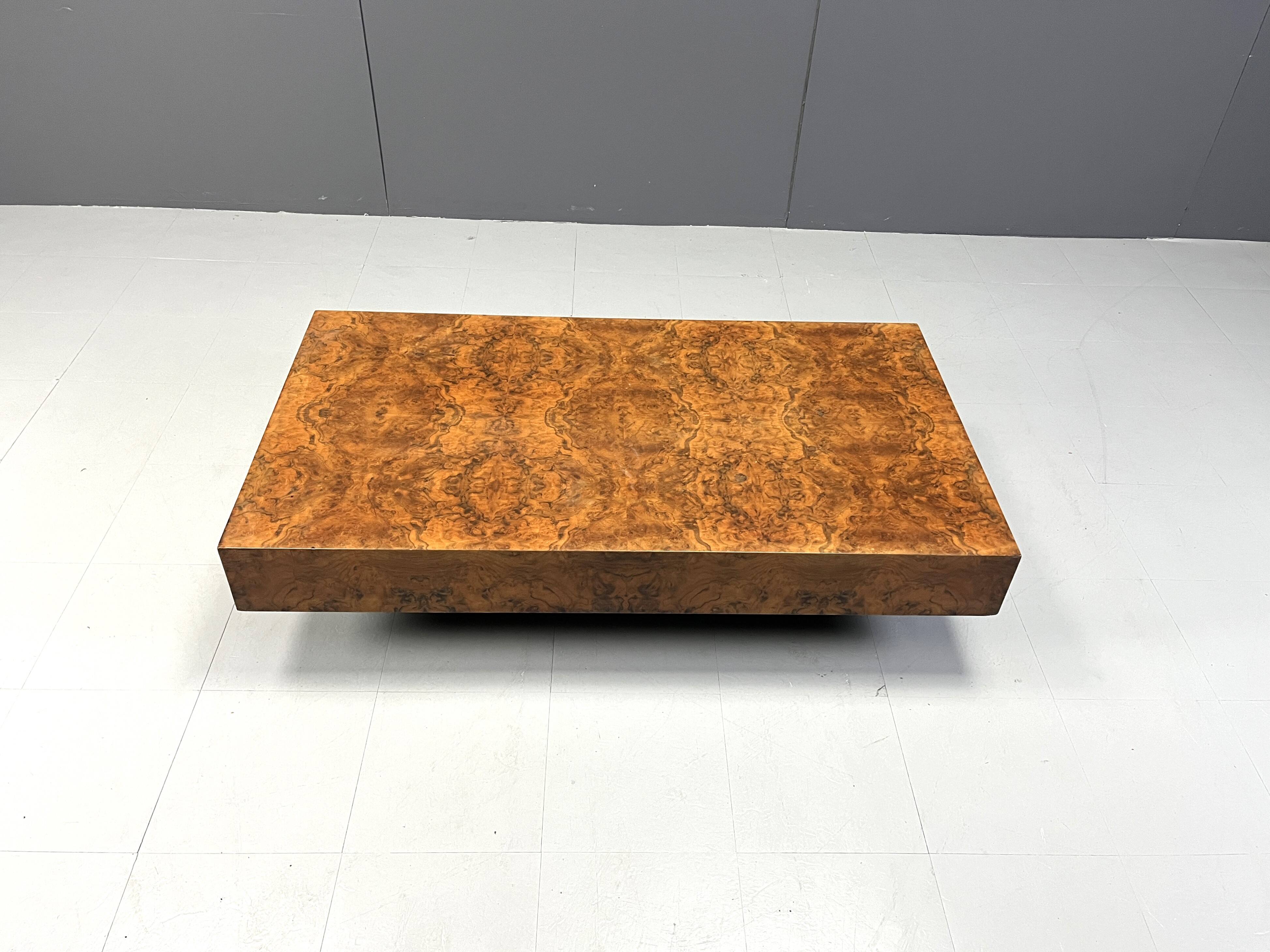 Table basse vintage en bois de loupe, 1970
