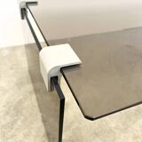 Table basse minimaliste 70s – verre bronze & alu