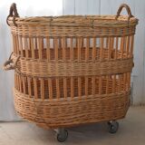 Baker's basket with wheels