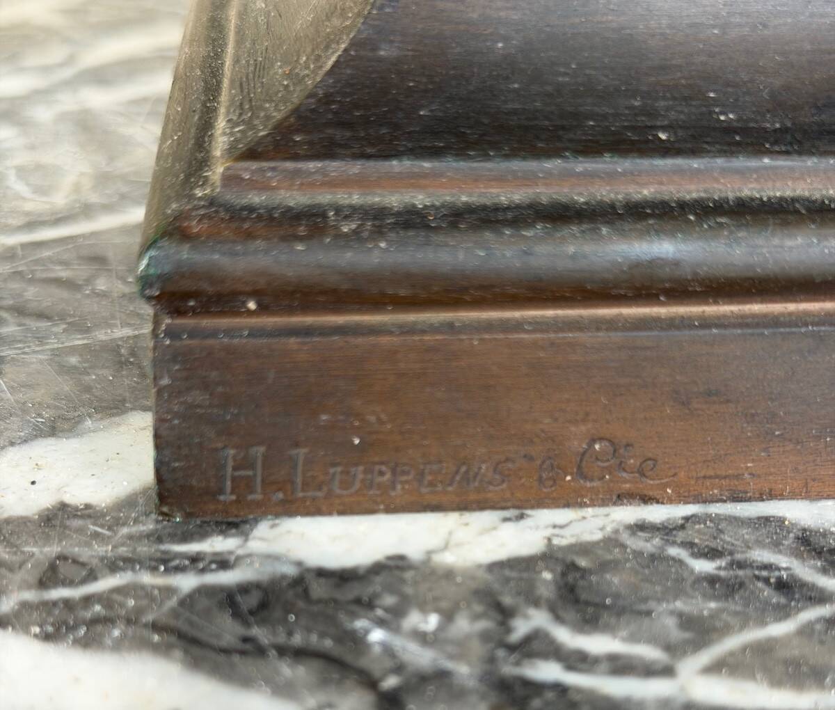 Bronze bust representing a philosopher after the Antique, 19th century, foundry Luppens.