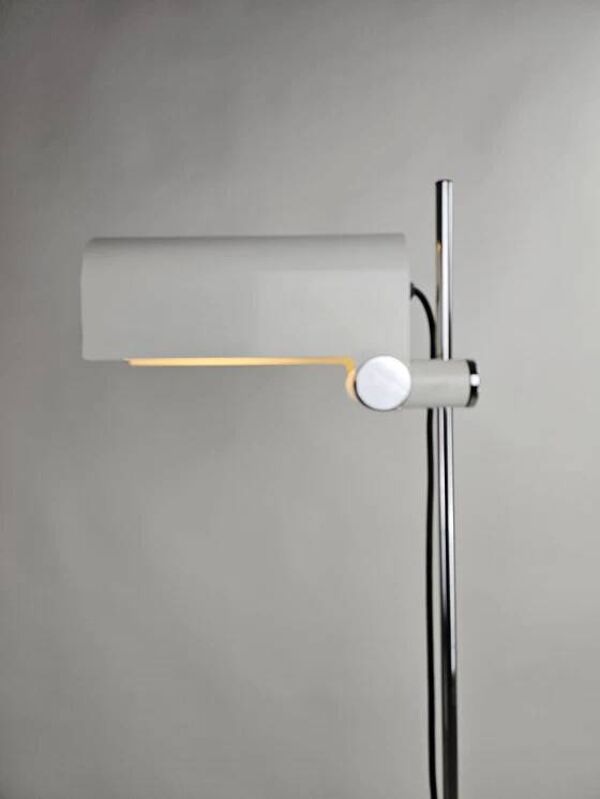 Lampadaire en métal blanc par Braun Feldweg pour Doria Leuchten, années 60