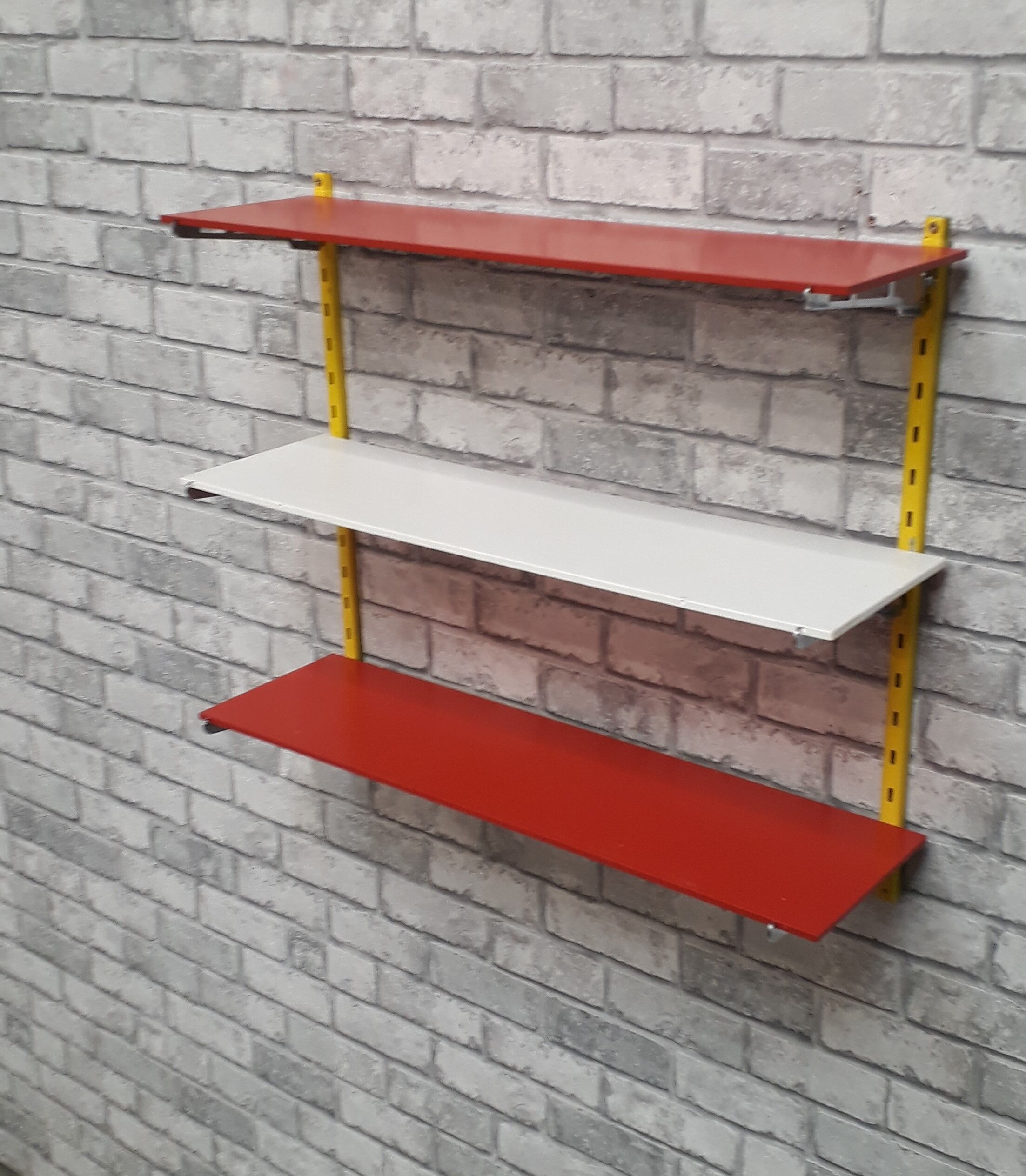 Etagere mural marque multimueble spain 1975. style string