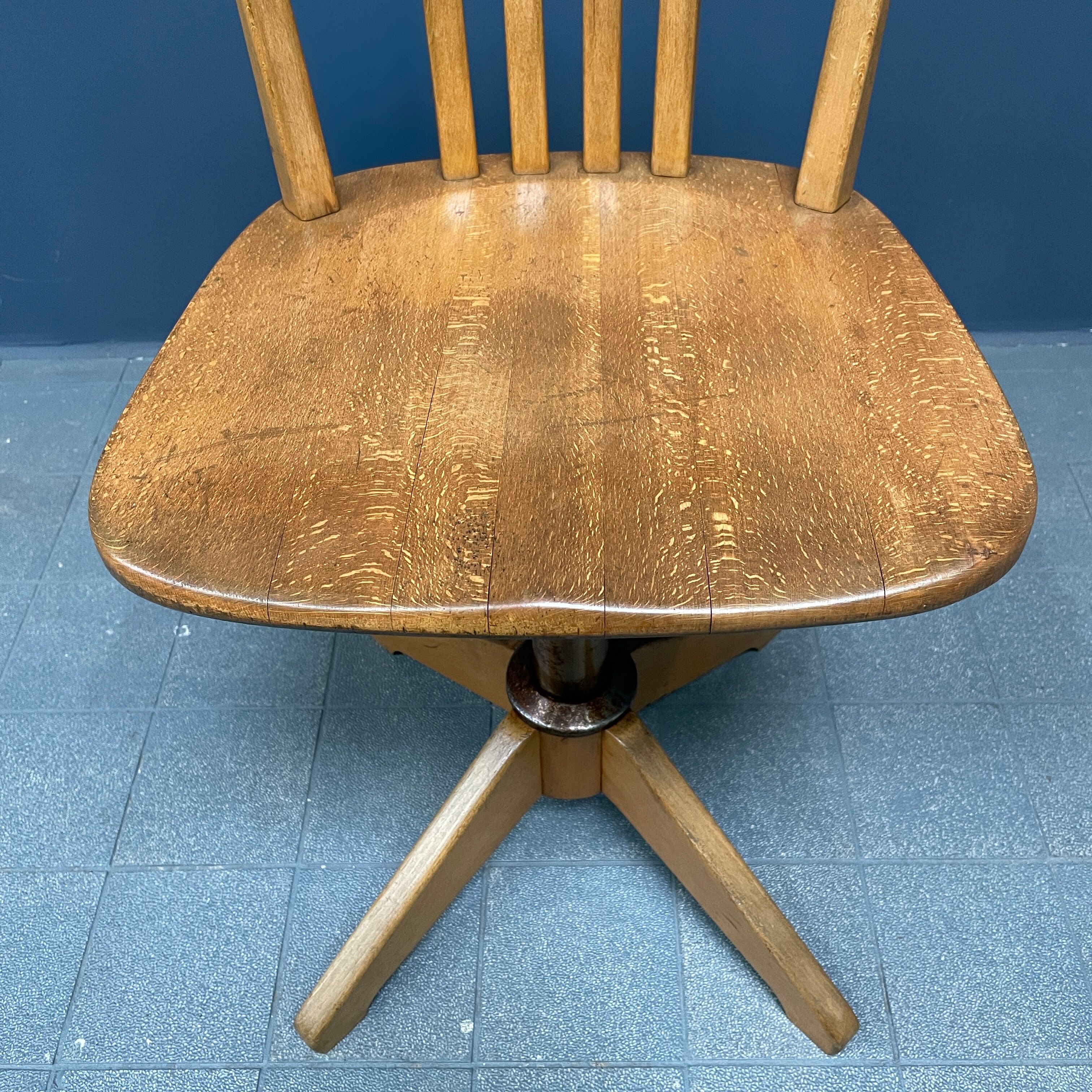 Beechwood Sedus desk chair from the 1950s.