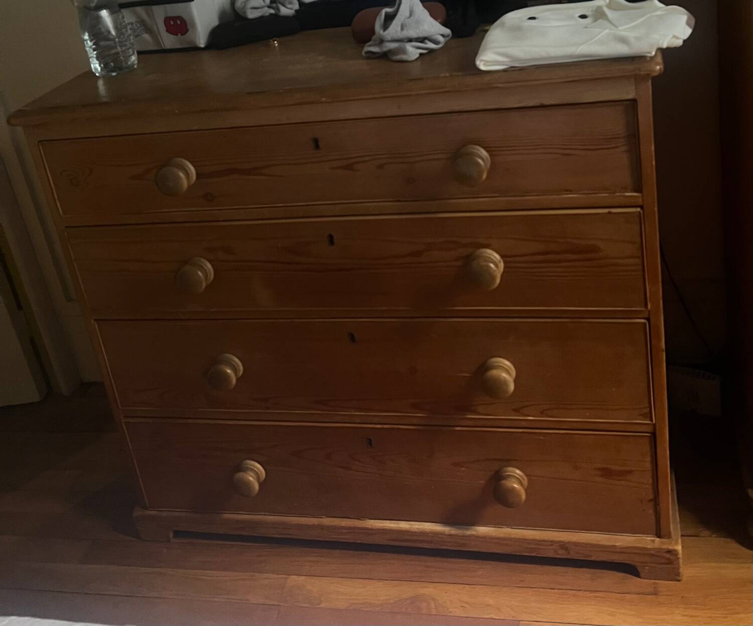 Chest of drawers