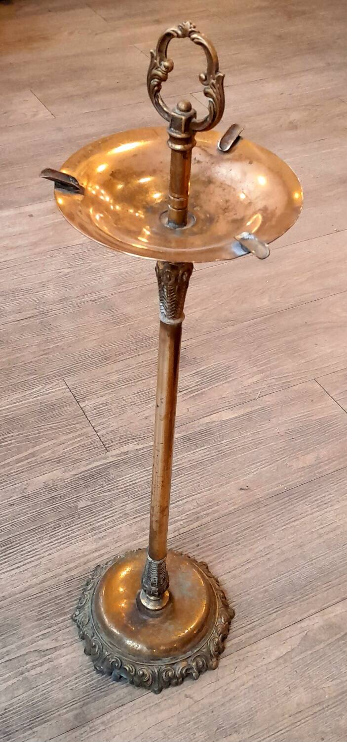 Bronze ashtray on foot