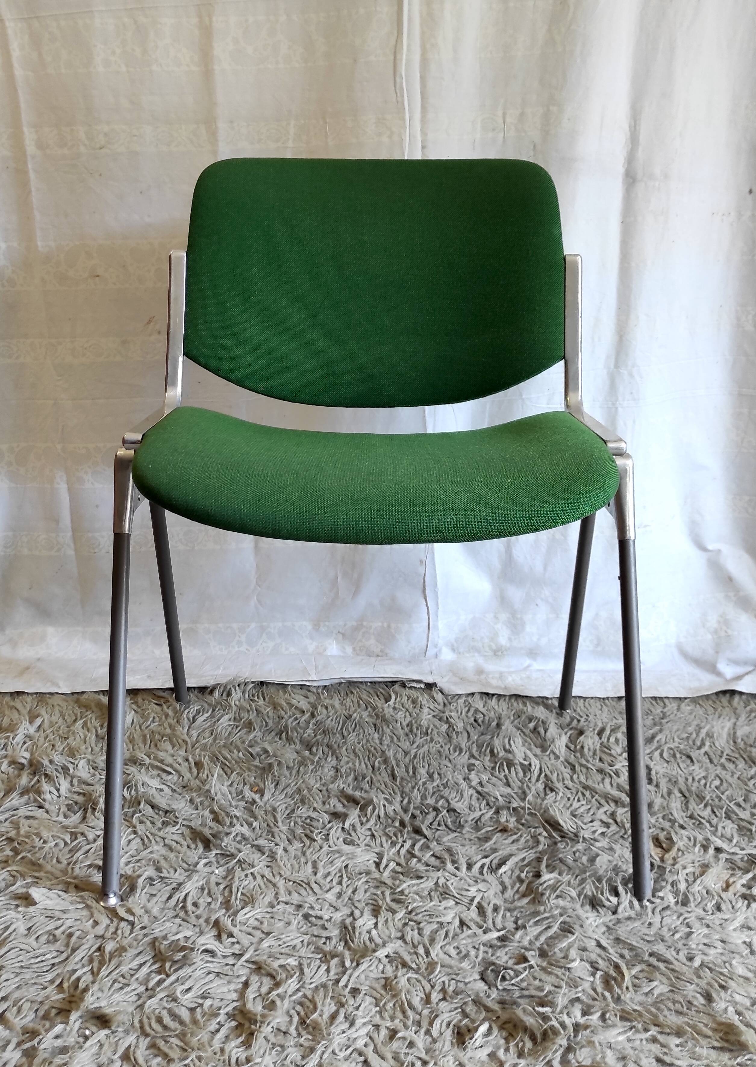 Chair design by Giancarlo Piretti for Castelli 70