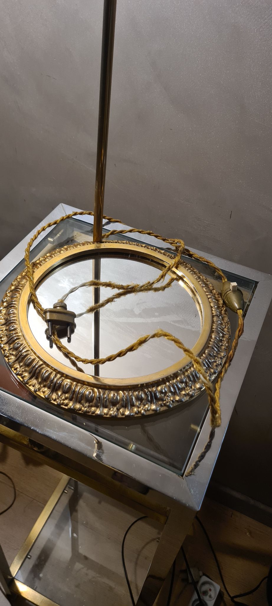 Art deco style lamp