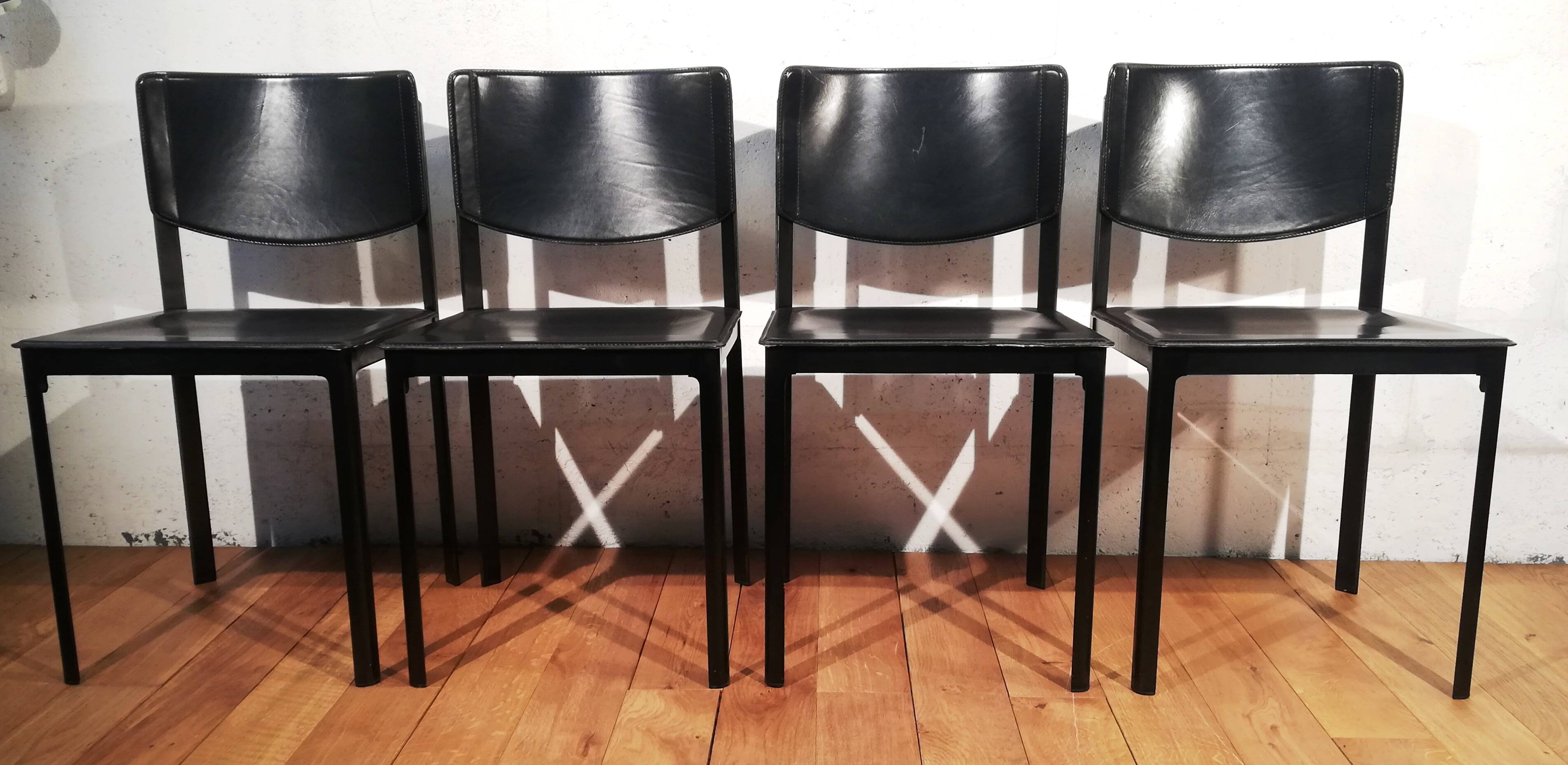 Set of 4 Matteo Grassi dining room chairs