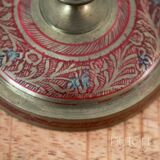 Boîte à souvenirs ronde en laiton indien vintage, boîte à souvenirs avec couvercle, rouge métallisé