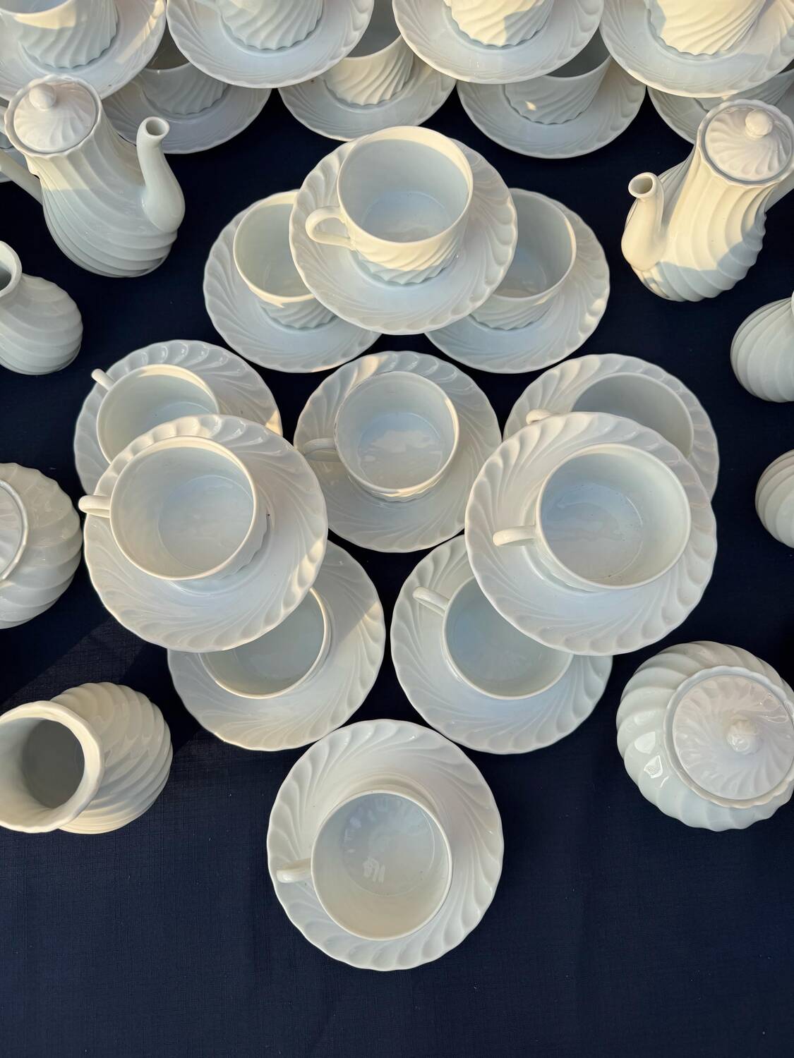Tea and coffee dessert service (74 pieces)