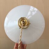 Paire de suspensions vintage en opaline blanche