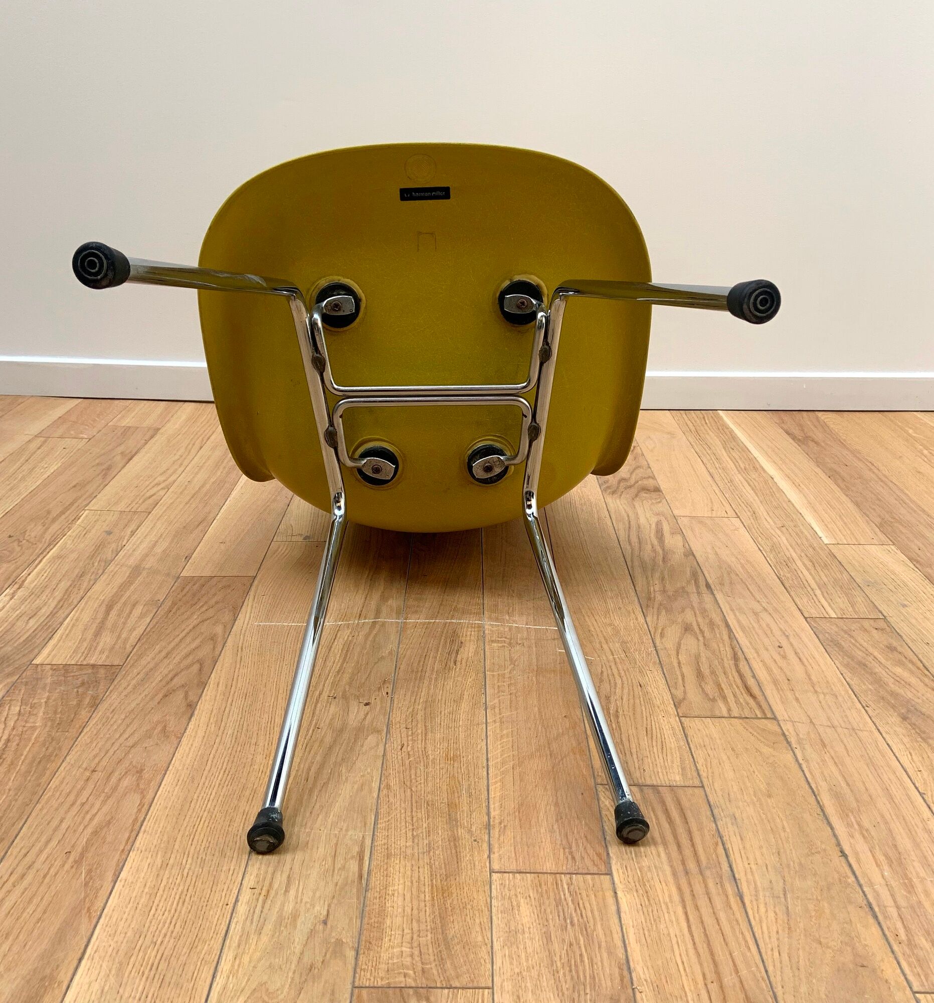 DSX chair by Charles & Ray Eames, Herman Miller for International Furniture