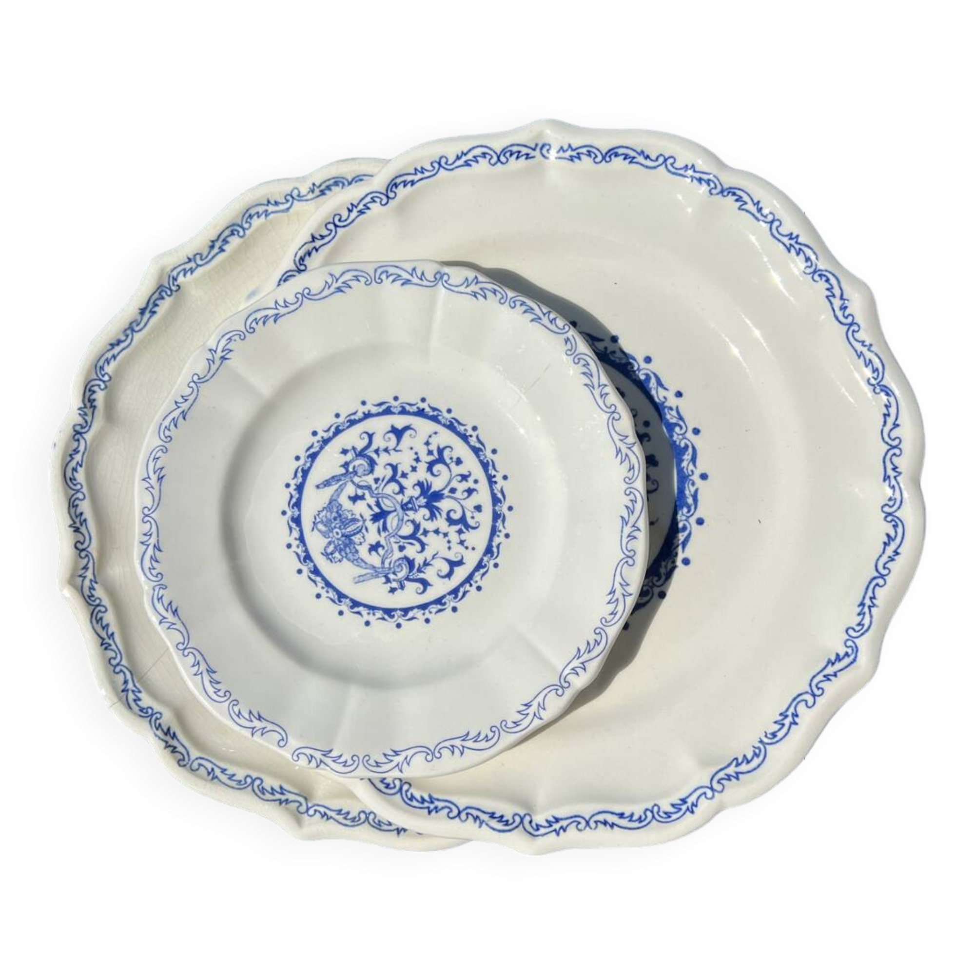 Lot - 3 assiettes en Gien bleu et blanche