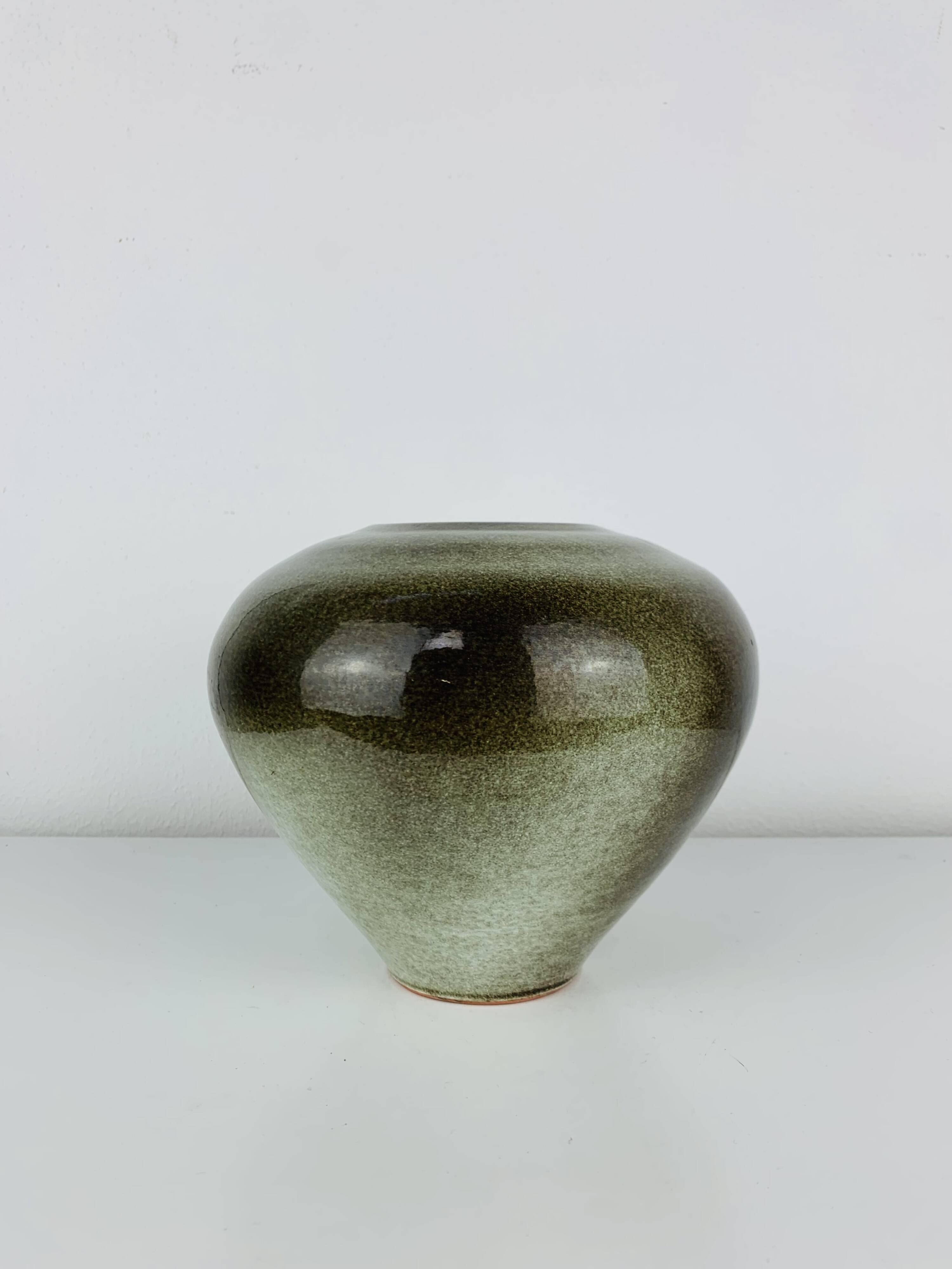 Ceramic vase signed Montalto 1992