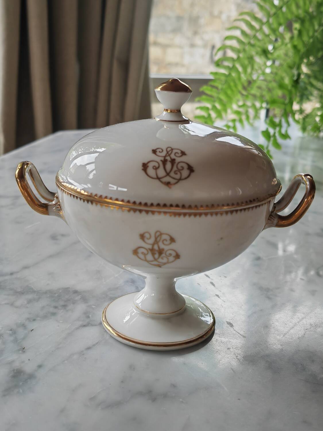 Paris porcelain sugar bowl