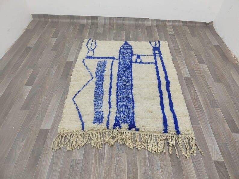 Authentic traditional Azilal Moroccan rug from the Atlas, size 150/250 cm.