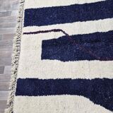 Handmade traditional Moroccan Berber rug size 150 x 250 cm