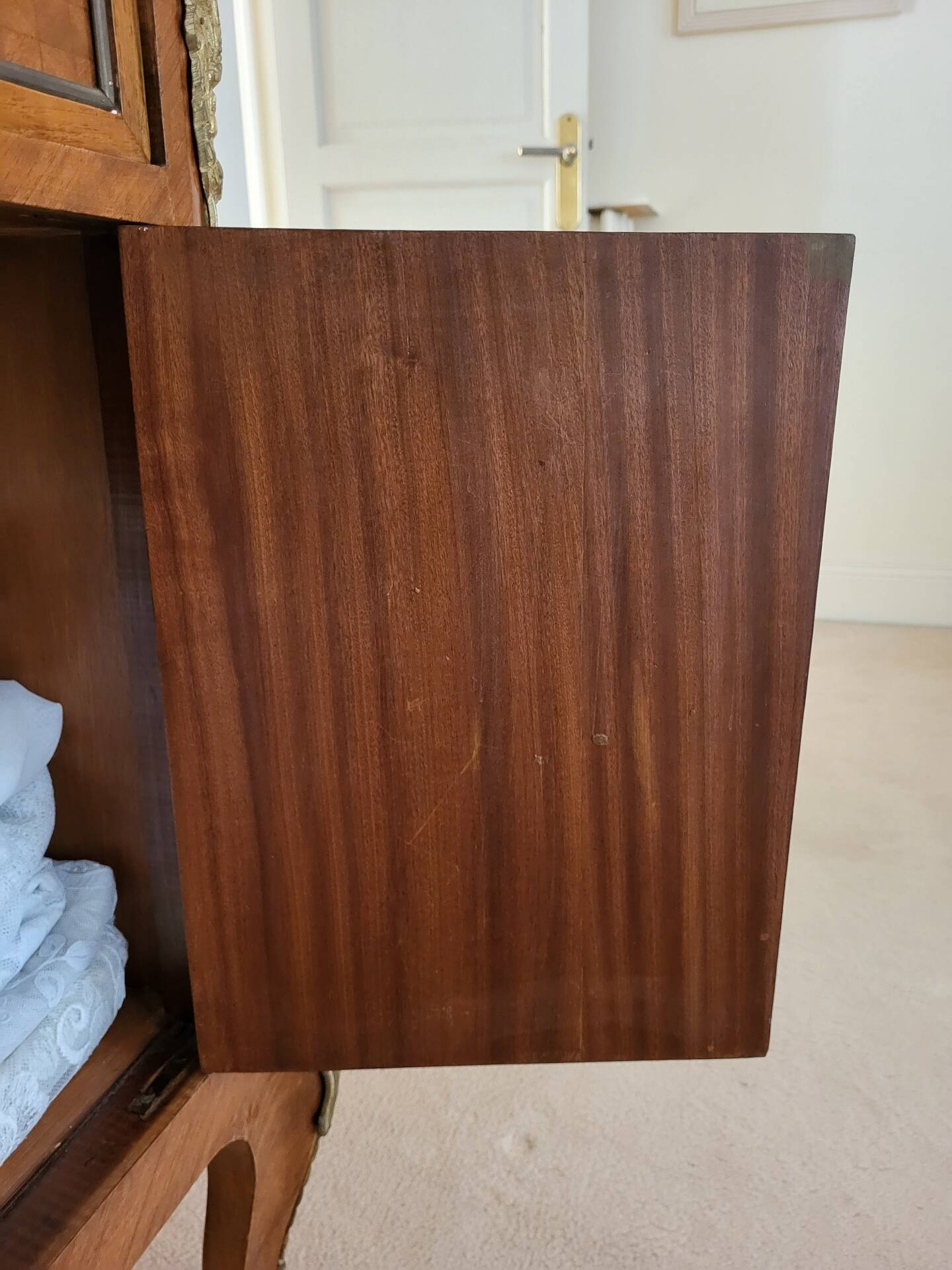Commode époque restauration