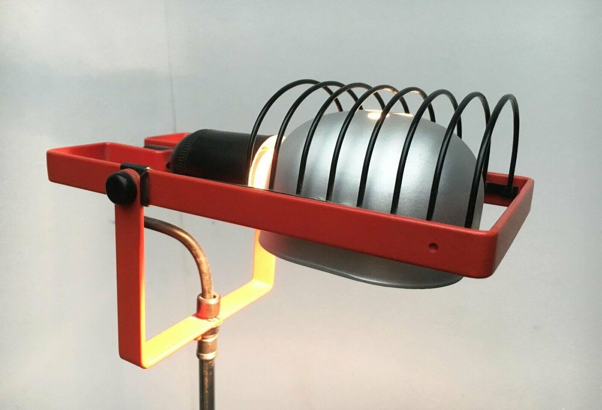 Italian vintage lamp Sintesi Terra foldable on tripod by Ernesto Gismondi for Artemide, 1970s