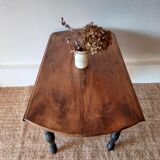 Round table with flaps