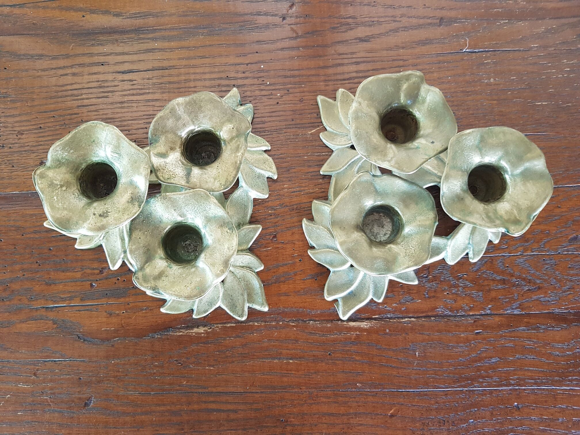 Pair of brass candlesticks decorated "flowers" 1970
