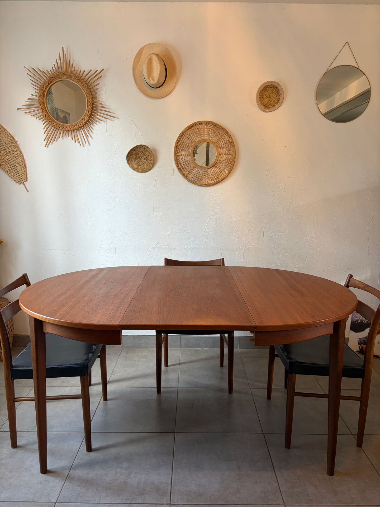 Vintage teak round table NF extendable