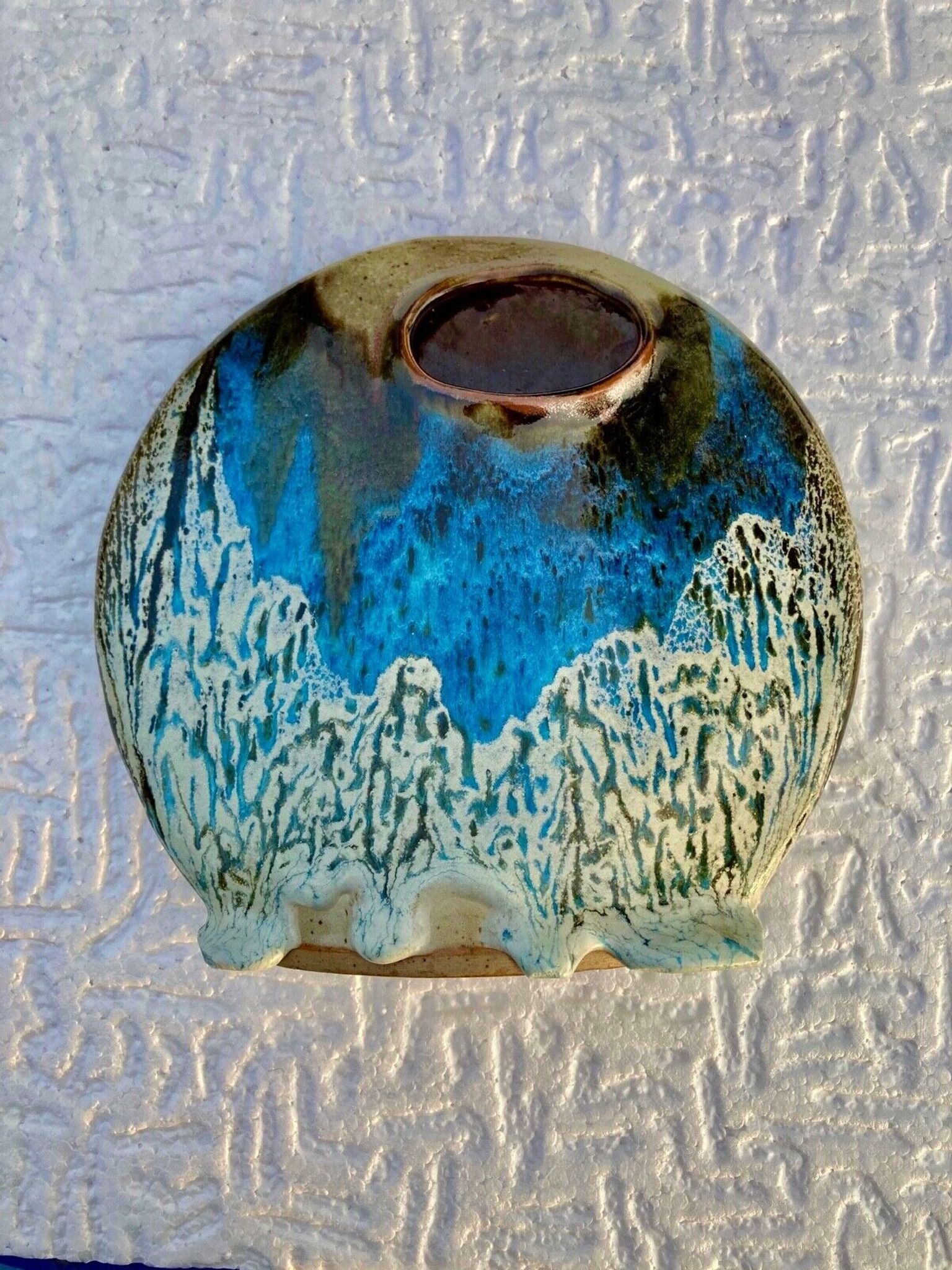 Vase en ceramique a decor abstrait signature a identifier