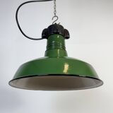 Lampe à suspension industrielle en émail vert, années 1960