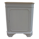 Vintage English corner cabinet sublimated in pearl grey.