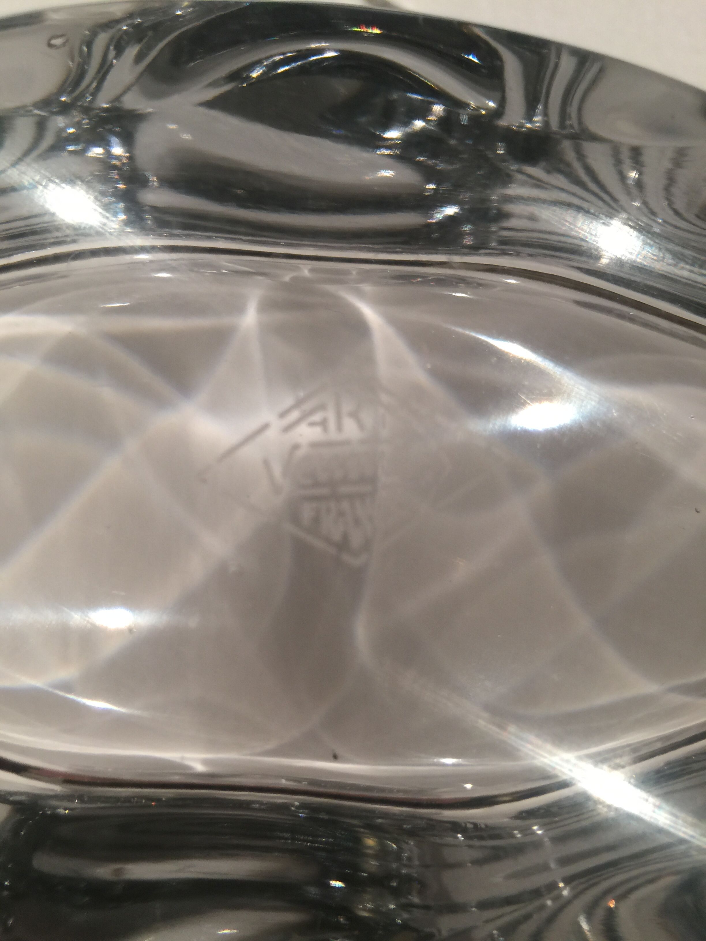 Table center art valves