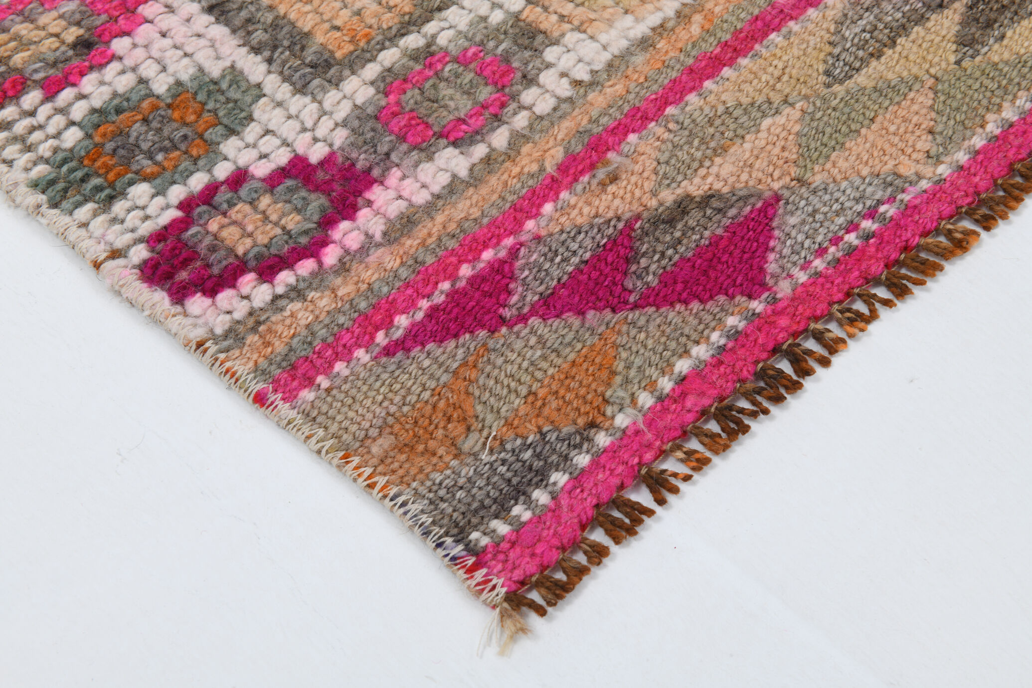 Neutral color handmade runner rug 317x87cm