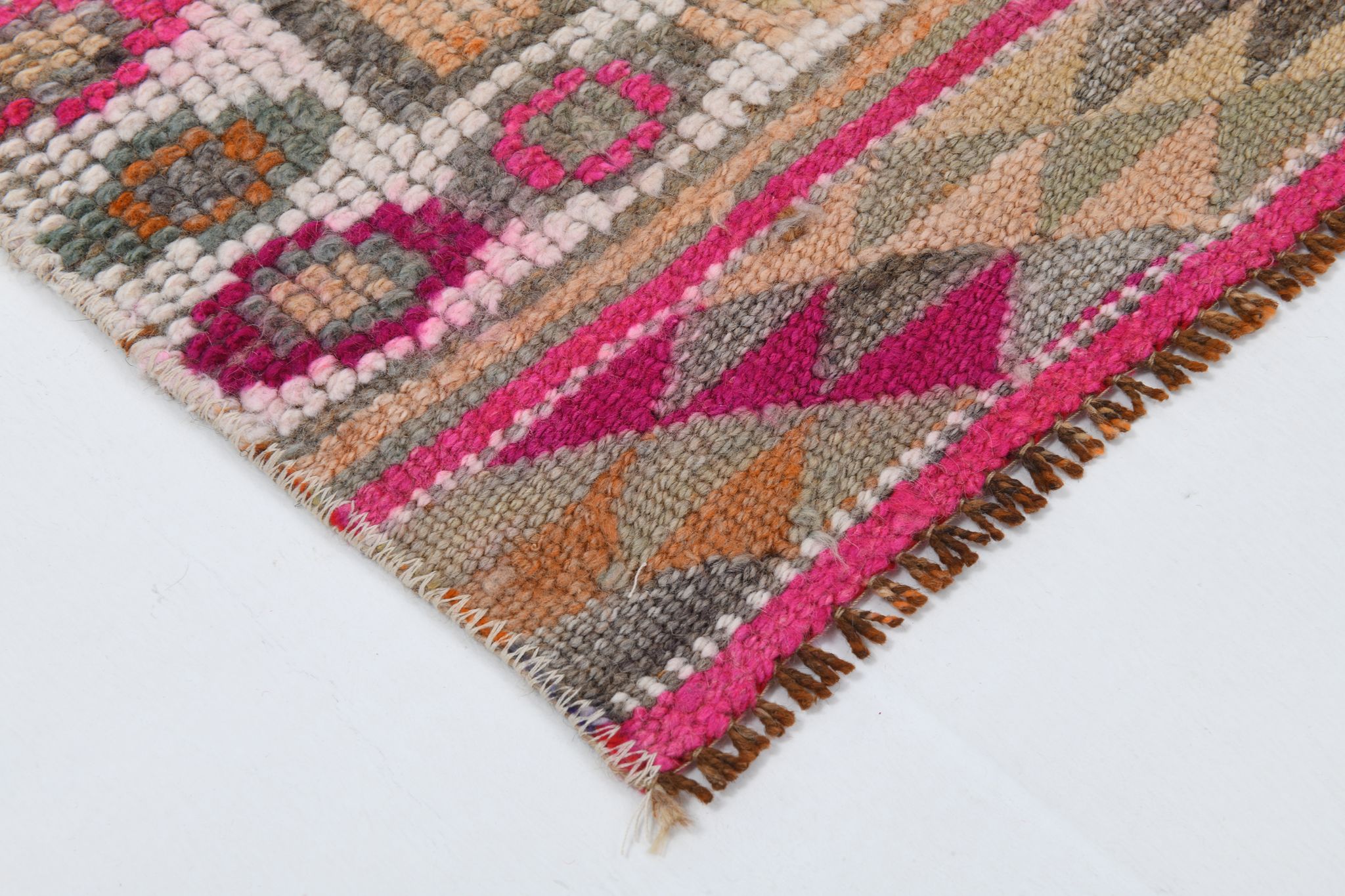 Neutral color handmade runner rug 317x87cm