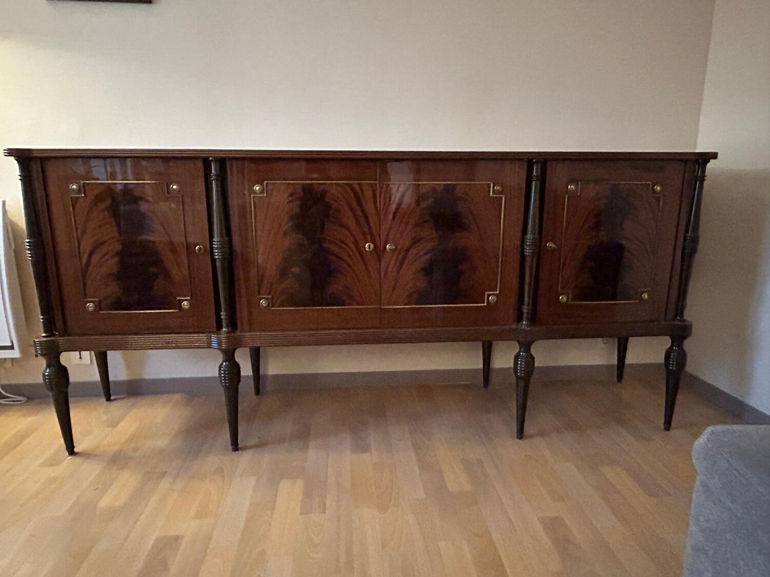 Louis XVI style buffet in mahogany wood and veneer.