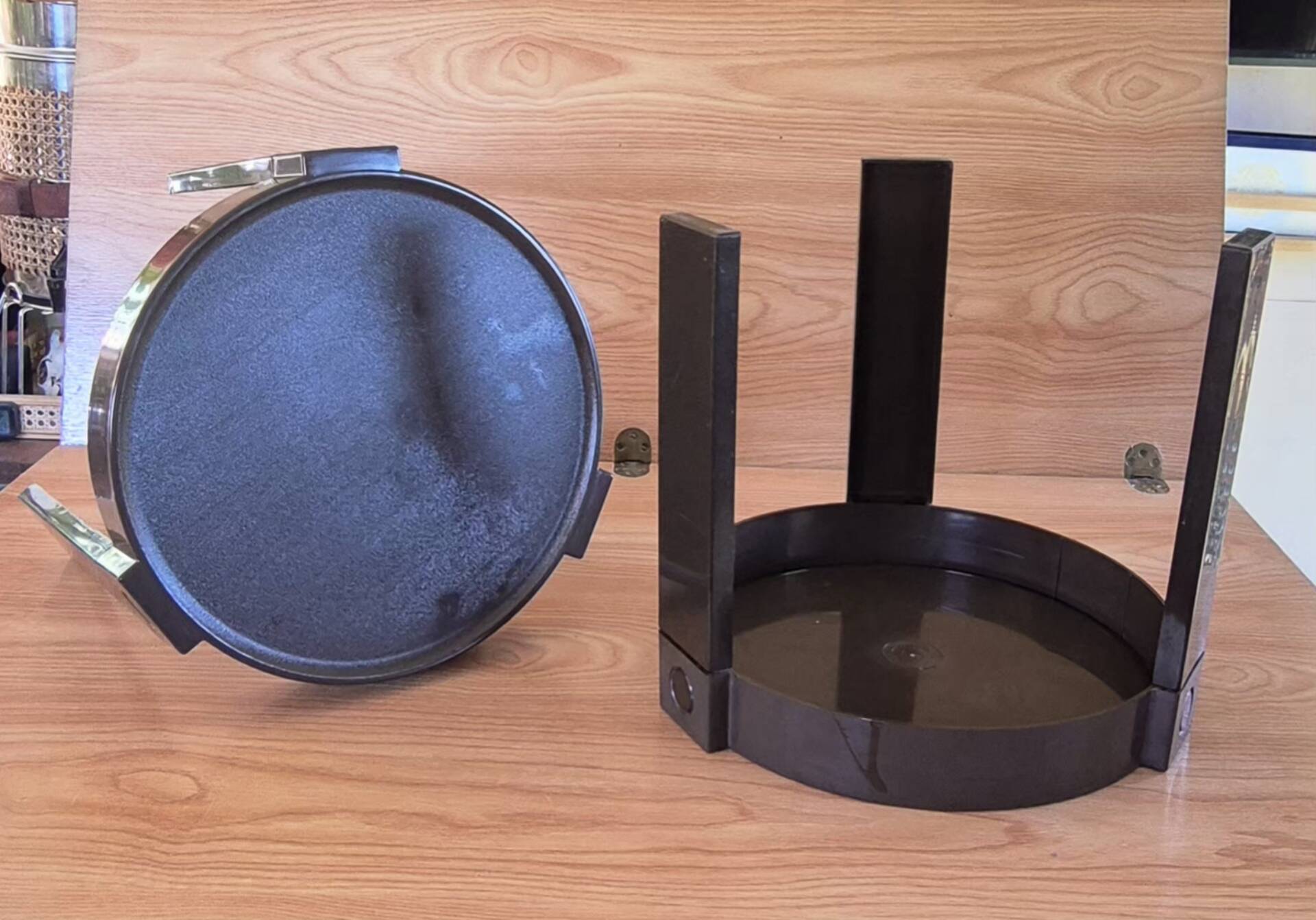 2 nesting tables Space Age – Marc Held for Prisunic Flair