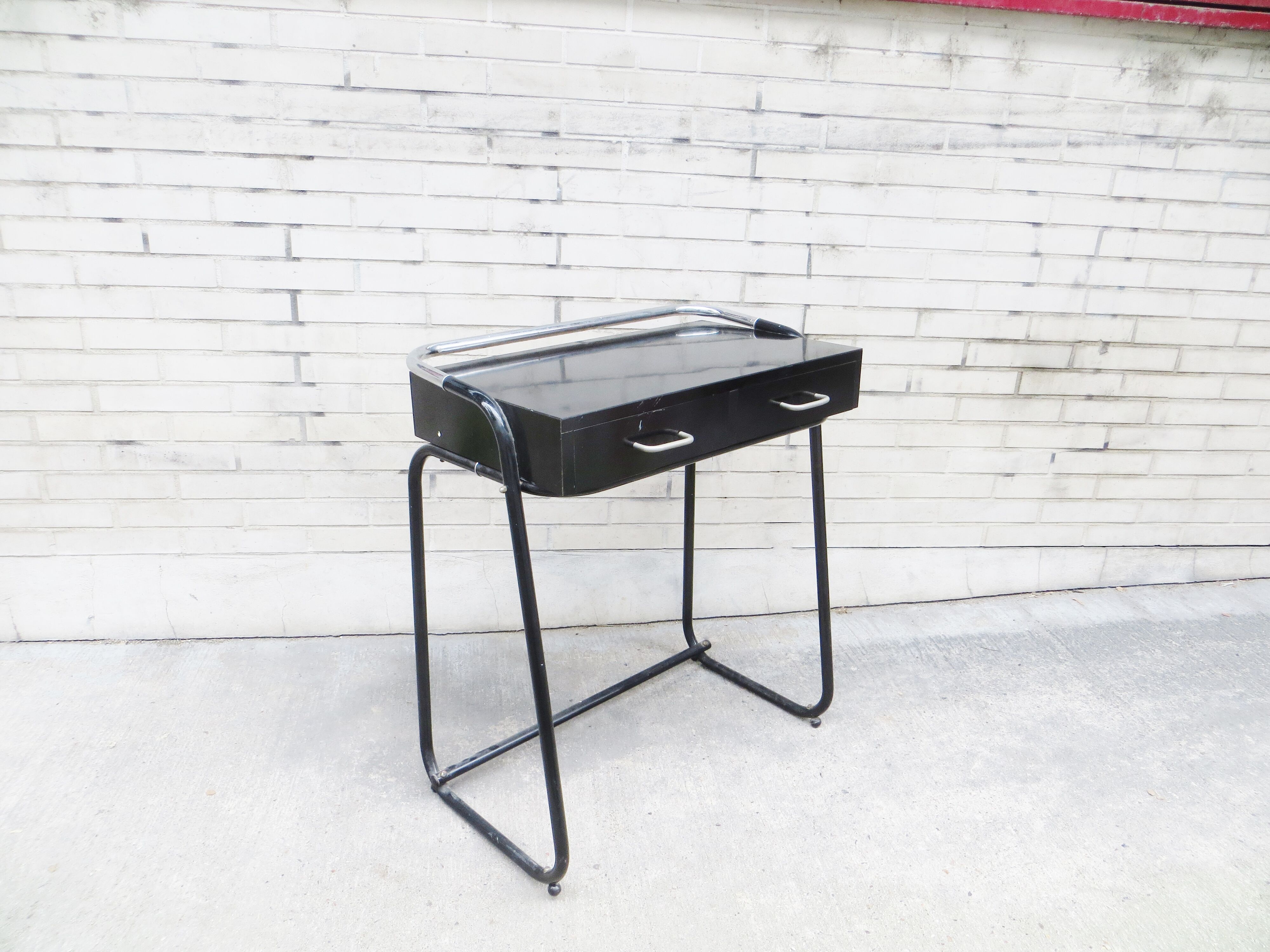 Vintage modernist table 60s